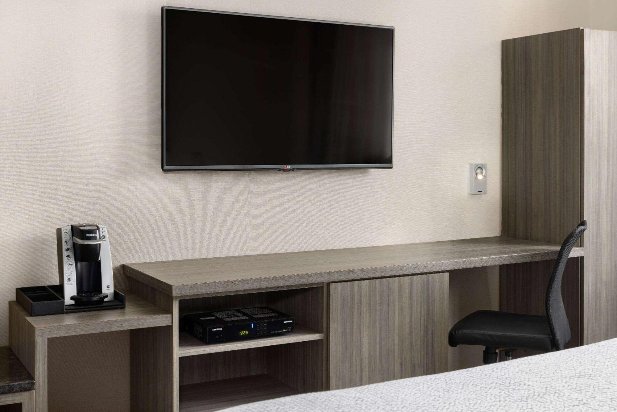 Ramada By Wyndham Bronx Hotel New York Bagian luar foto
